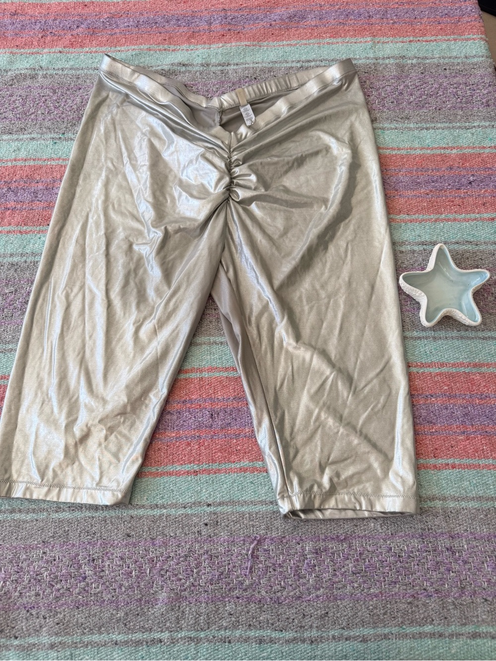 SKIMS Metallic Silver Swim Capri Leggings 4X Shaping Swim Bottoms
